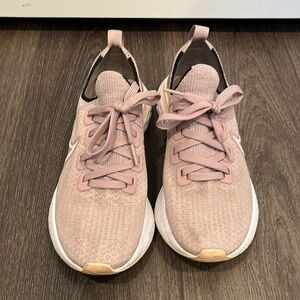 Women’s Nike Fly Knit - Lavender - Size 6